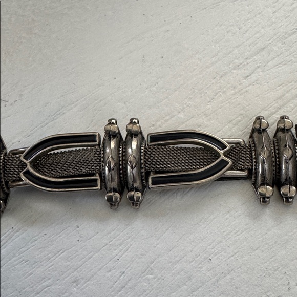 Vintage Nanni made in Italy,  silver metal Elegant Black Leather Belt. Pre owned